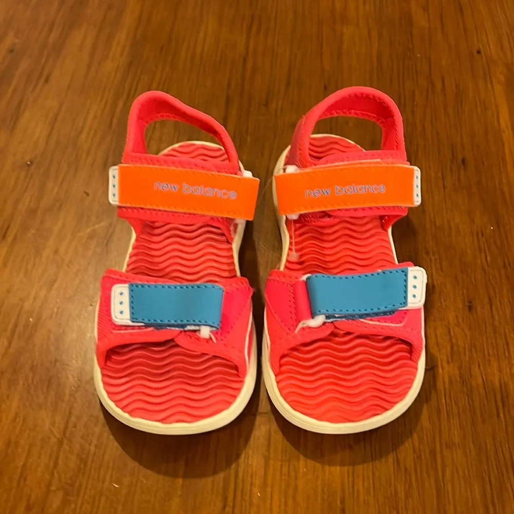 New Balance Kids Poolside Sandal shoes new Size 12 Toddlers Girls
